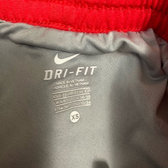 Nike Dri-Fit shorts size XS EUC - Picture 4 of 4